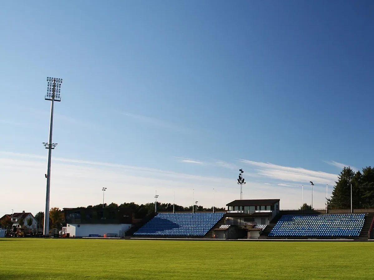 Strømsgodset knuste Sandnes Ulf og holder følge i toppen
